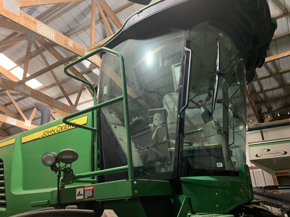 2016 John Deere W235 Windrower