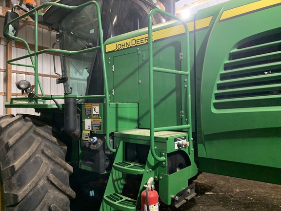 2016 John Deere W235 Windrower