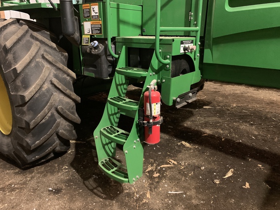 2016 John Deere W235 Windrower