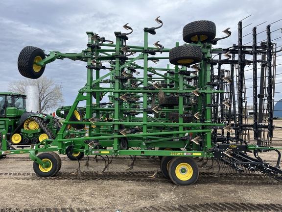 2023 John Deere 2230FH Field Cultivator