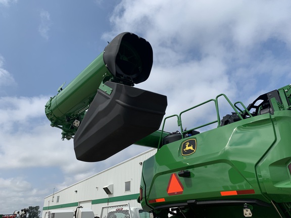 2025 John Deere X9 1000 Combine