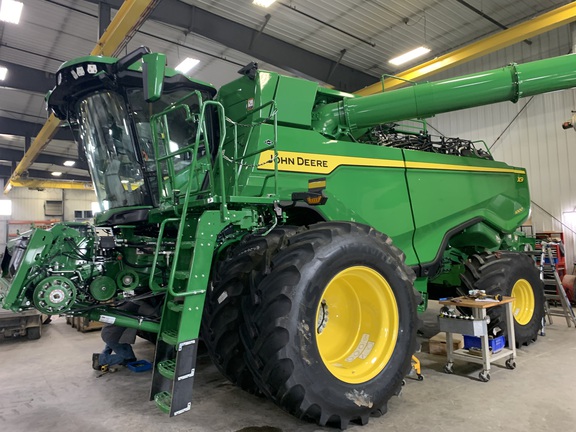 2025 John Deere X9 1000 Combine