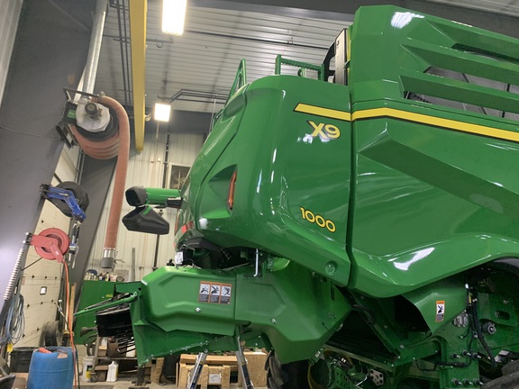 2025 John Deere X9 1000 Combine