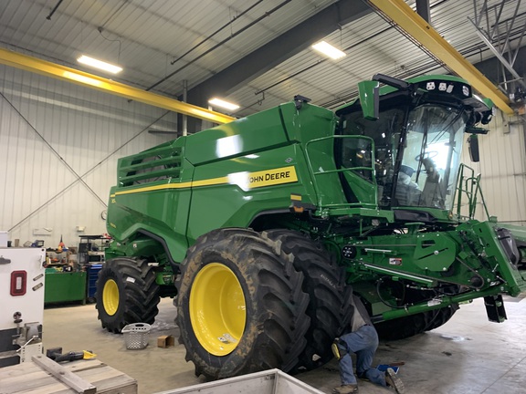 2025 John Deere X9 1000 Combine