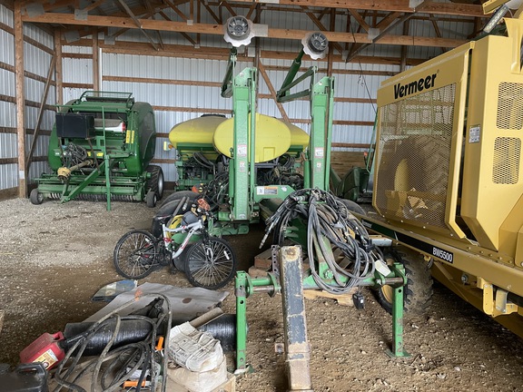 2004 John Deere 1770NT CCS Planter