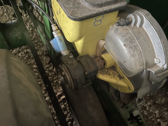 2004 John Deere 1770NT CCS Planter