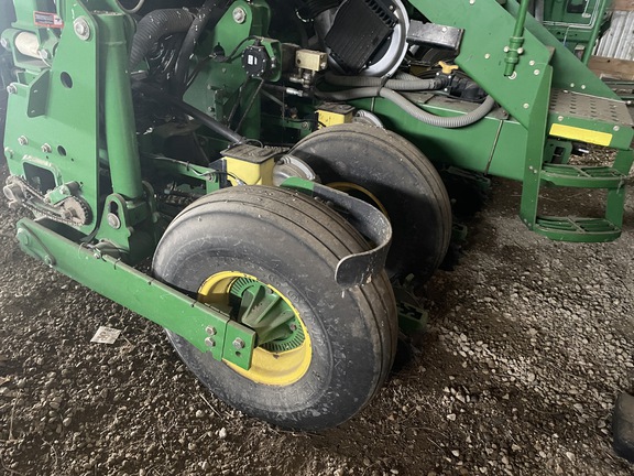 2004 John Deere 1770NT CCS Planter