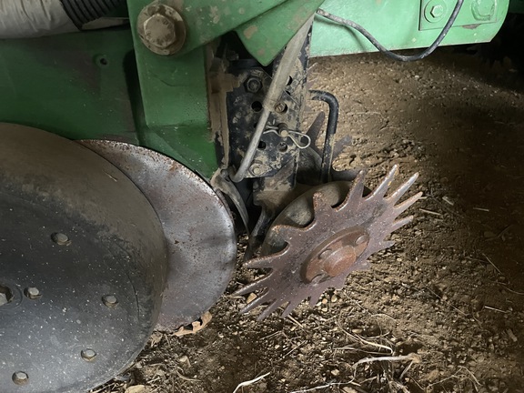 2004 John Deere 1770NT CCS Planter