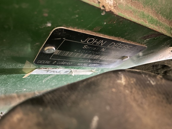 2004 John Deere 1770NT CCS Planter