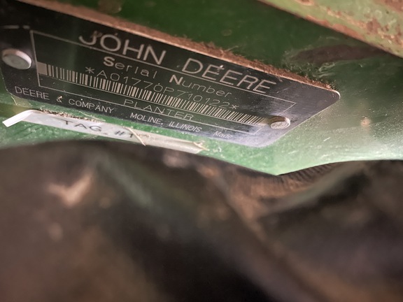 2004 John Deere 1770NT CCS Planter