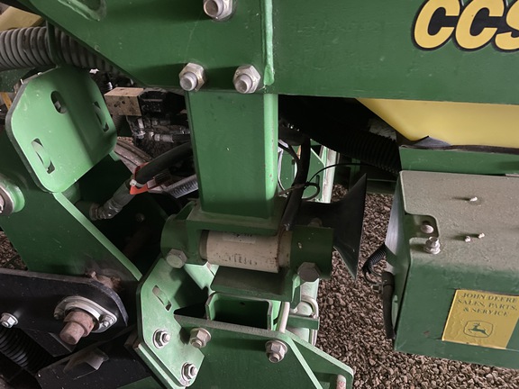 2004 John Deere 1770NT CCS Planter