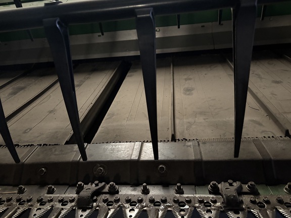 2022 John Deere RD40F Header Combine