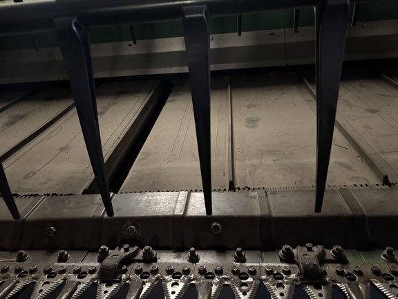 2022 John Deere RD40F Header Combine