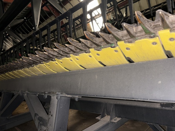 2022 John Deere RD40F Header Combine