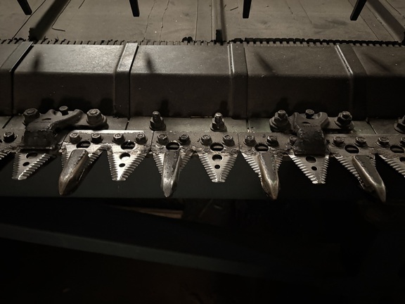 2022 John Deere RD40F Header Combine