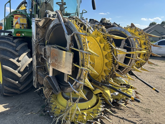 2024 John Deere 772 Header Forage