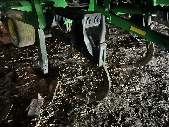 2016 John Deere 2730 Disk Ripper