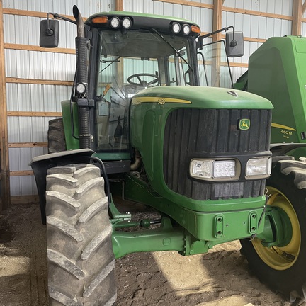 2004 John Deere 7420 Tractor