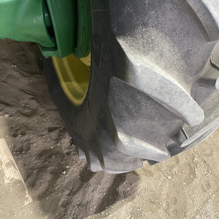 2004 John Deere 7420 Tractor