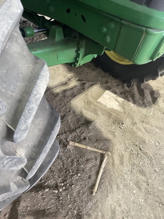 2004 John Deere 7420 Tractor