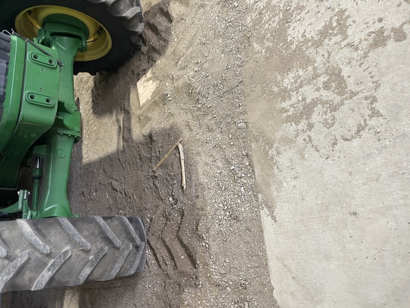 2004 John Deere 7420 Tractor