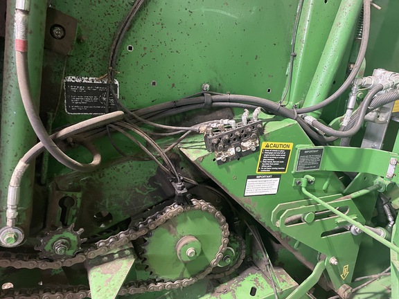 2016 John Deere 569 Baler/Round