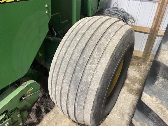 2016 John Deere 569 Baler/Round