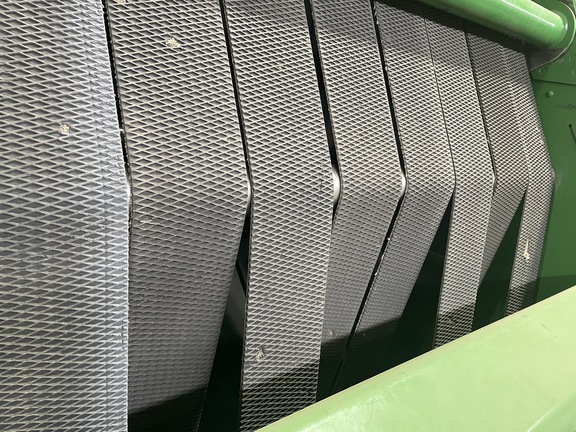 2016 John Deere 569 Baler/Round