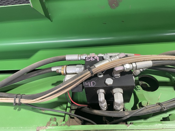 2016 John Deere 569 Baler/Round