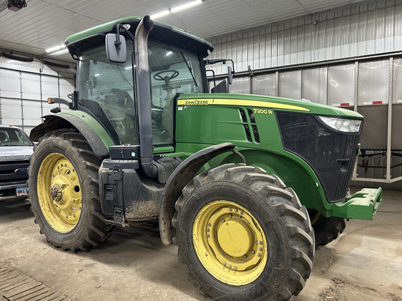 2011 John Deere 7200R Tractor