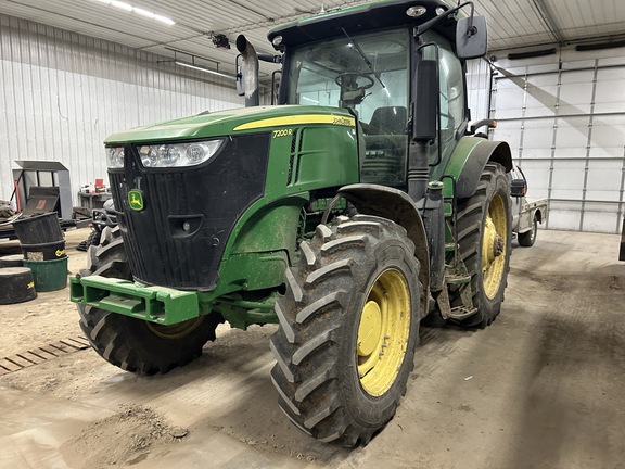 2011 John Deere 7200R Tractor