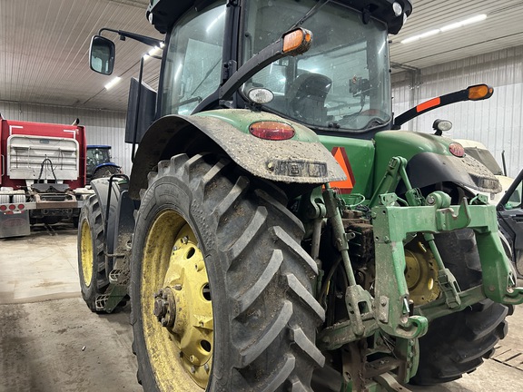 2011 John Deere 7200R Tractor
