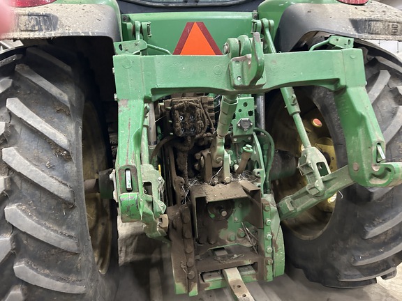 2011 John Deere 7200R Tractor