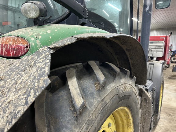 2011 John Deere 7200R Tractor