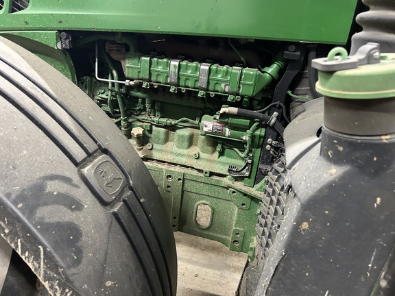 2011 John Deere 7200R Tractor