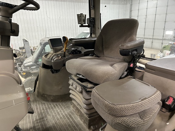 2011 John Deere 7200R Tractor