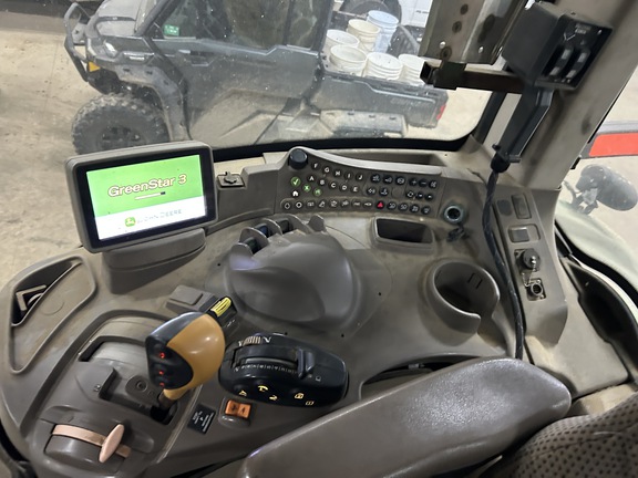 2011 John Deere 7200R Tractor