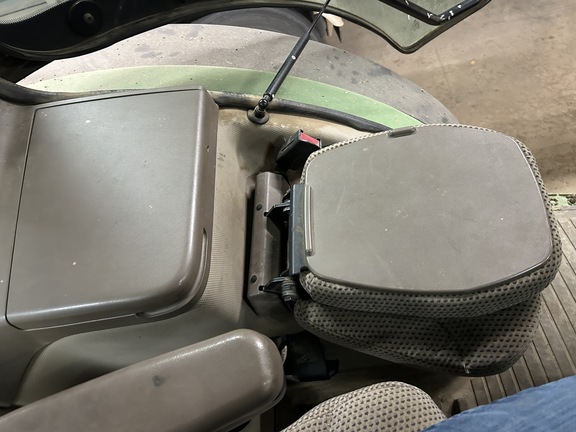 2011 John Deere 7200R Tractor