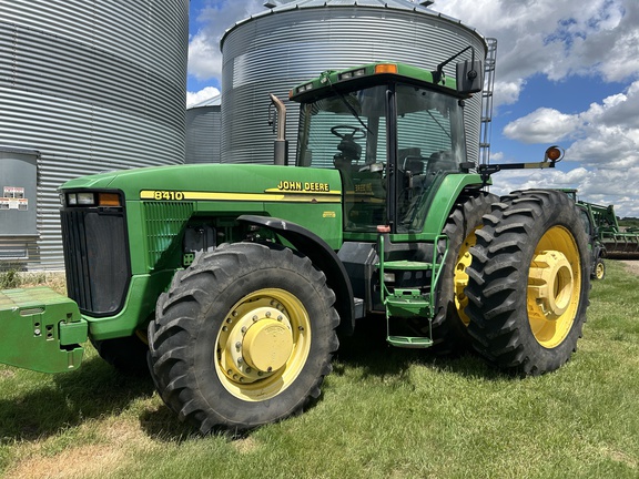 2000 John Deere 8410 Tractor