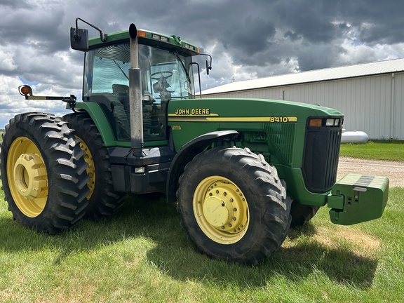 2000 John Deere 8410 Tractor