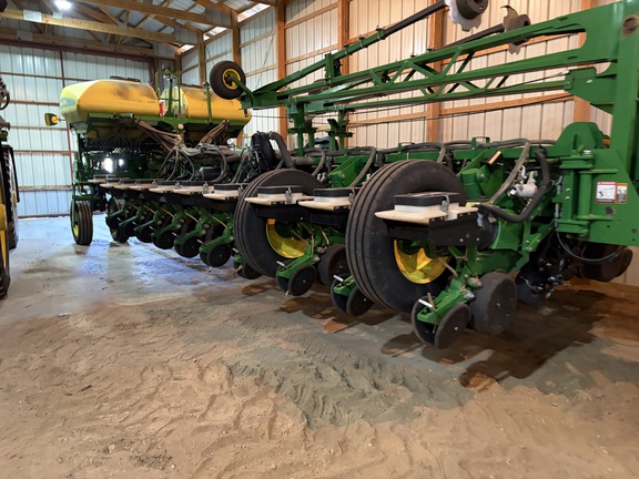 2019 John Deere 1775NT Planter