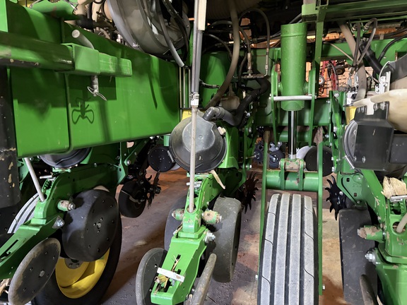 2019 John Deere 1775NT Planter