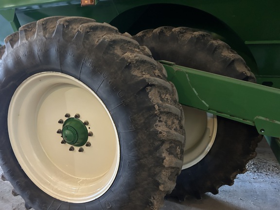 2013 Unverferth 1196 Grain Cart