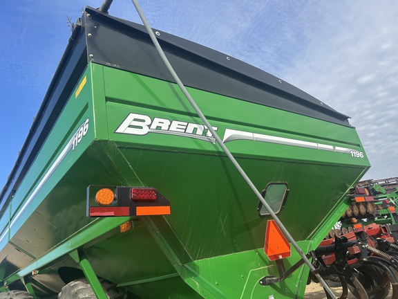 2013 Brent 1196 Grain Cart