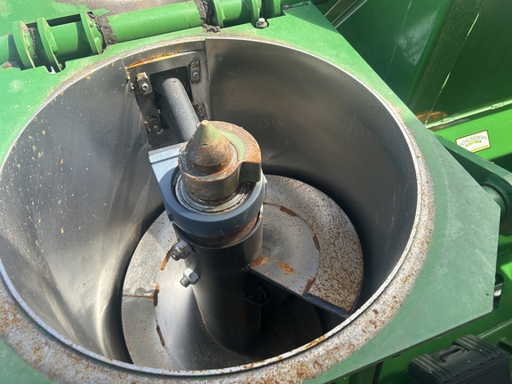 2013 Brent 1196 Grain Cart