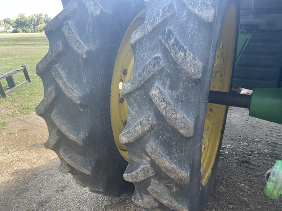 2011 John Deere 7230R Tractor