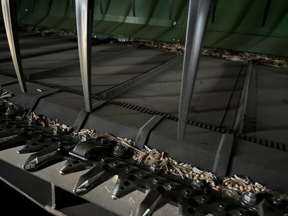 2020 John Deere 745FD Header Combine