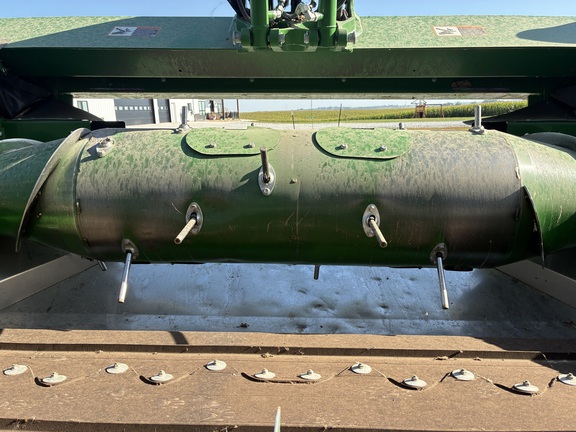 2023 John Deere HD40F Header Combine