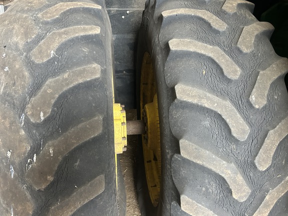 2010 John Deere 9330 Tractor 4WD