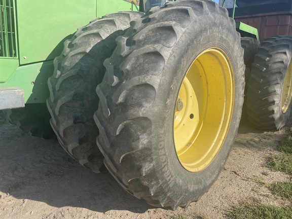 1996 John Deere 8770 Tractor 4WD